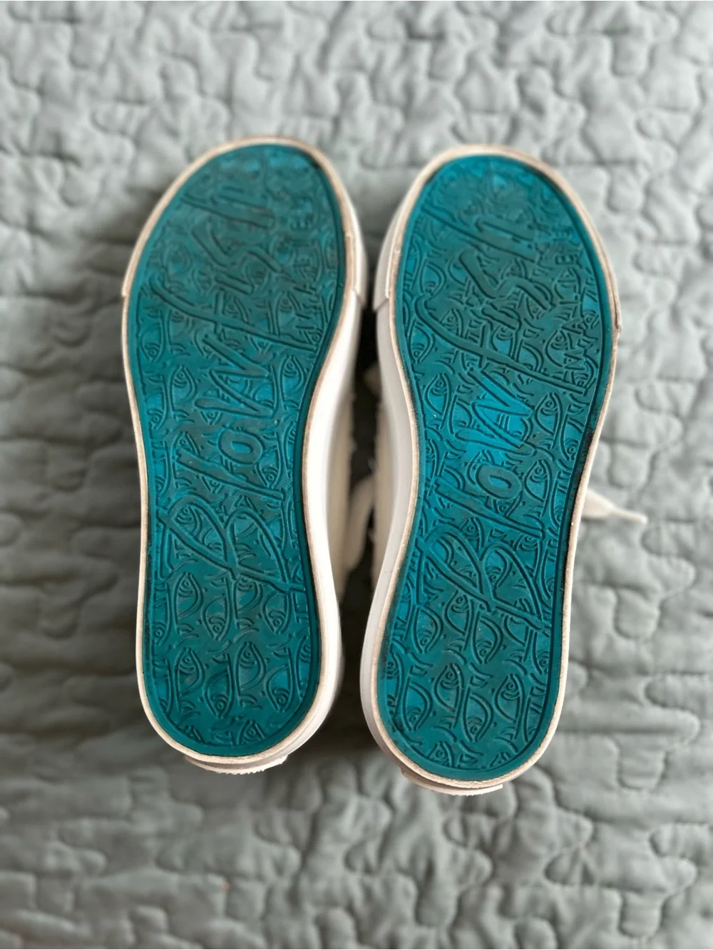 Blowfish Cream Canvas Low-Top Sneakers - Sand Dollar Bee